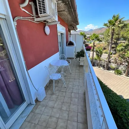 Relaxing Apartamento Giardini-Naxos